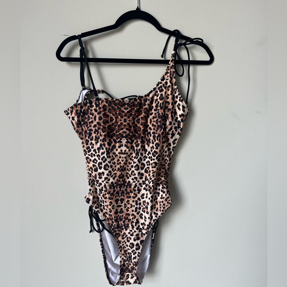Cupshe Leopard Print One-Piece Swimsuit - Brown/Black